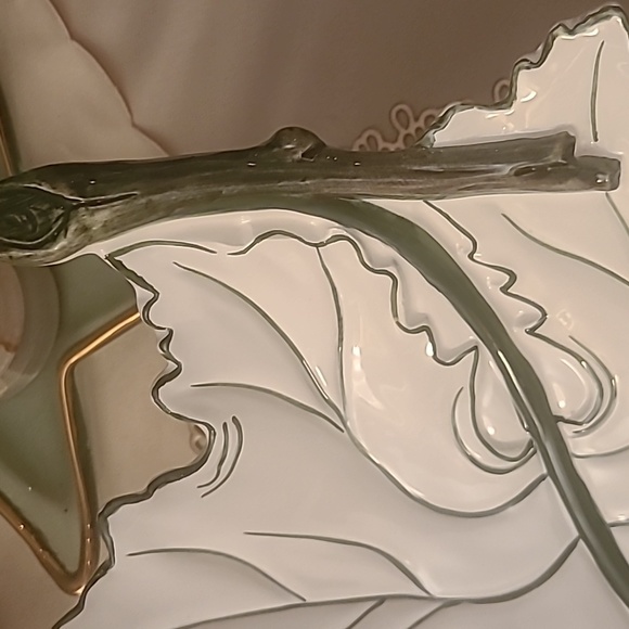 Ceramic Oversized Leaf Shaped Serveware or Centerpiece - Picture 8 of 8